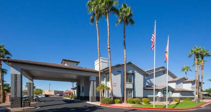 The Hotel Serene Glendale Peoria, Surestay Collection by BW