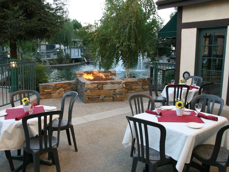 Breakfast and dinner served, American cuisine