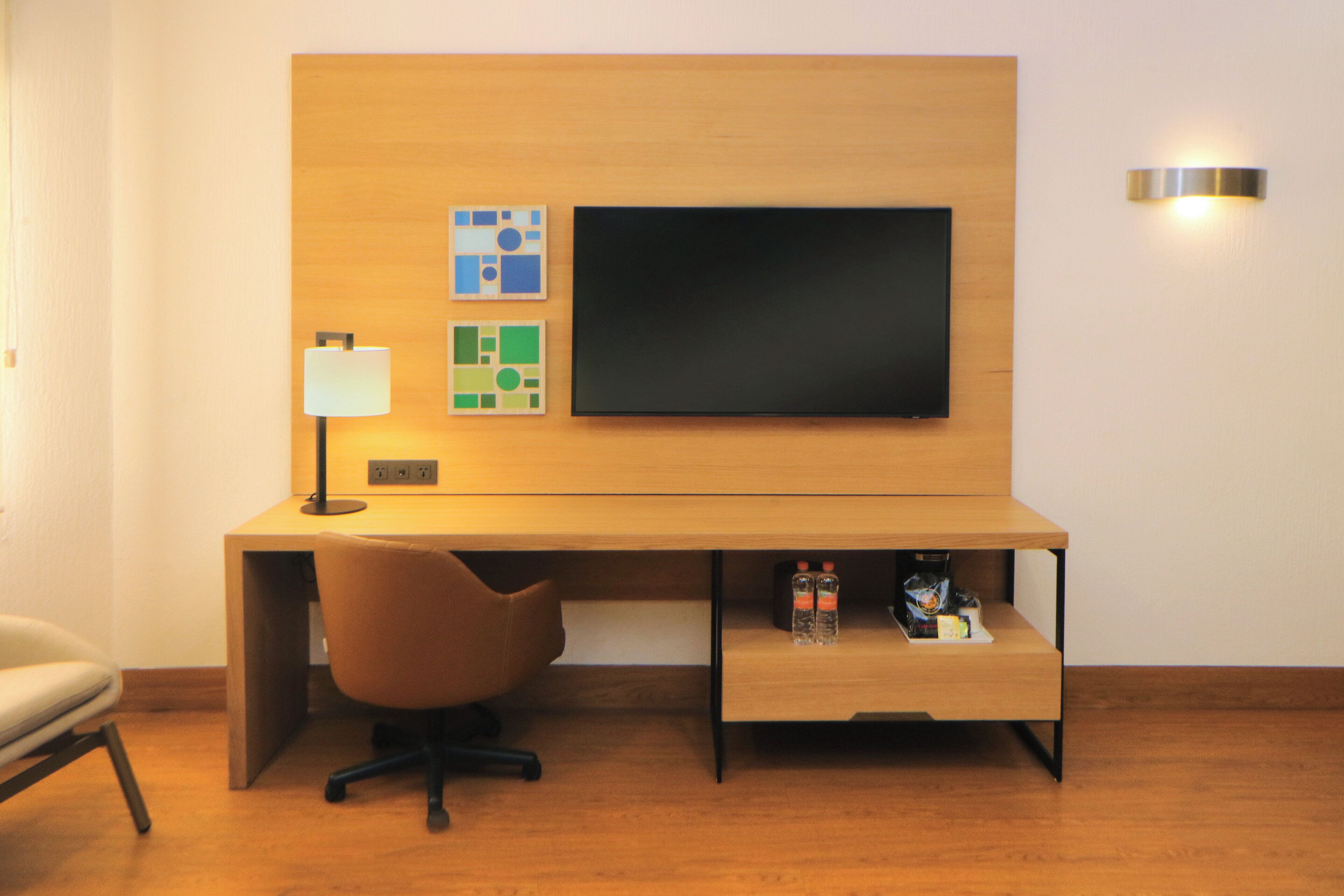 junior suite | 1 bedroom, in-room safe, desk, blackout curtains