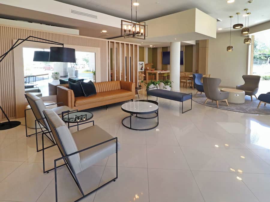 Siddeområde i lobbyen