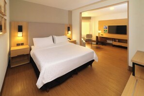 Junior Suite | In-room safe, desk, blackout drapes, iron/ironing board