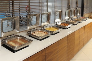 Bữa sáng buffet hàng ngày (239 MXN/mỗi người)
