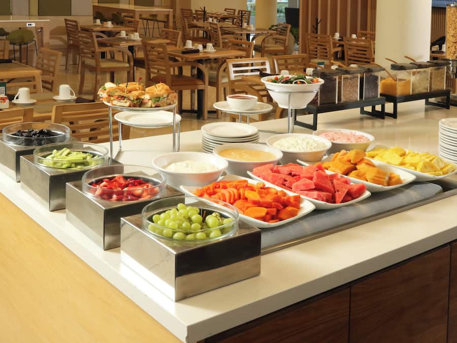 Petit déjeuner buffet (385 MXN par personne)