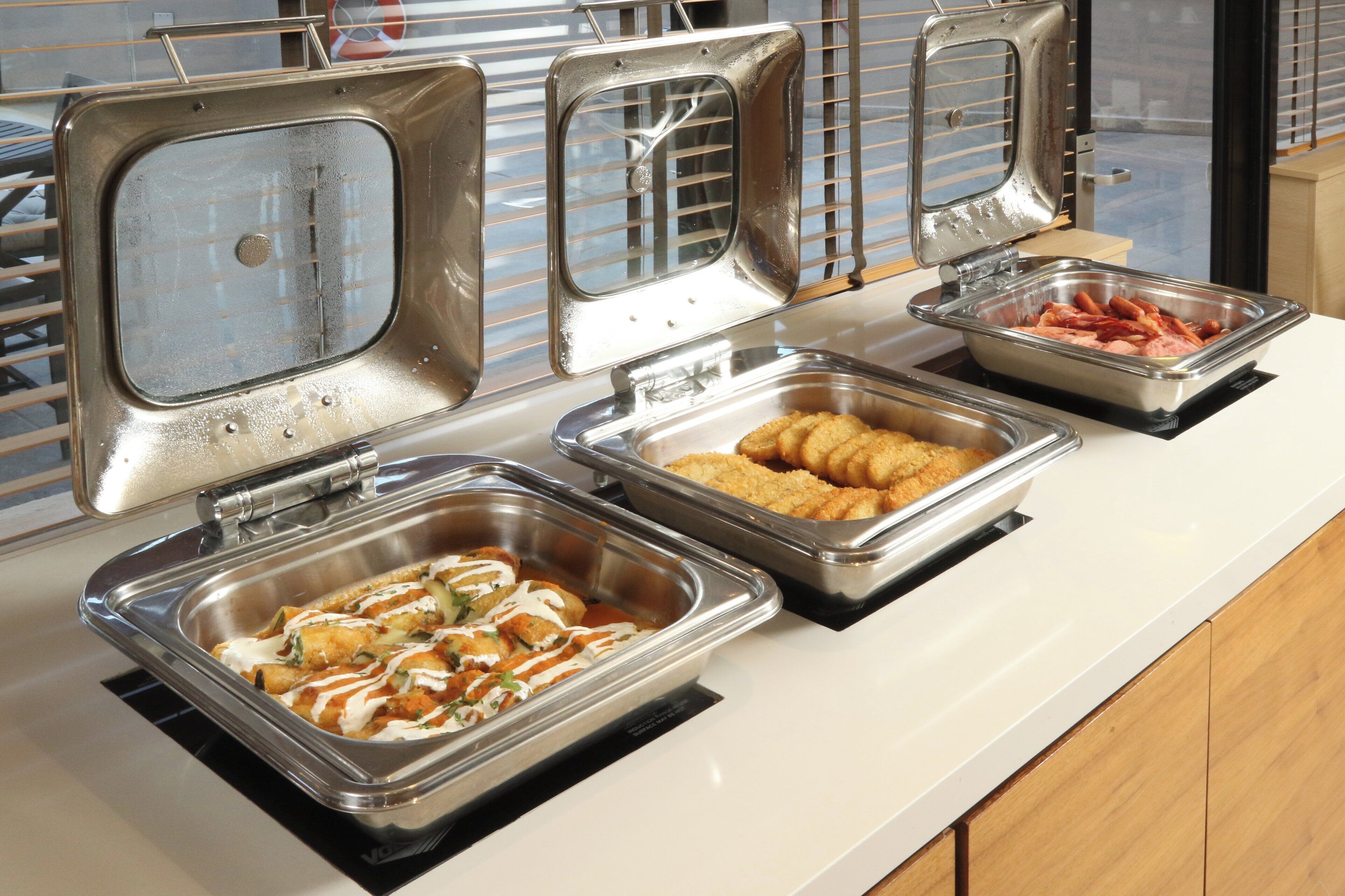 daily buffet breakfast (mxn 239 per person)