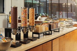 Daily buffet breakfast (MXN 385 per person)