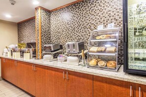 Free daily continental breakfast 