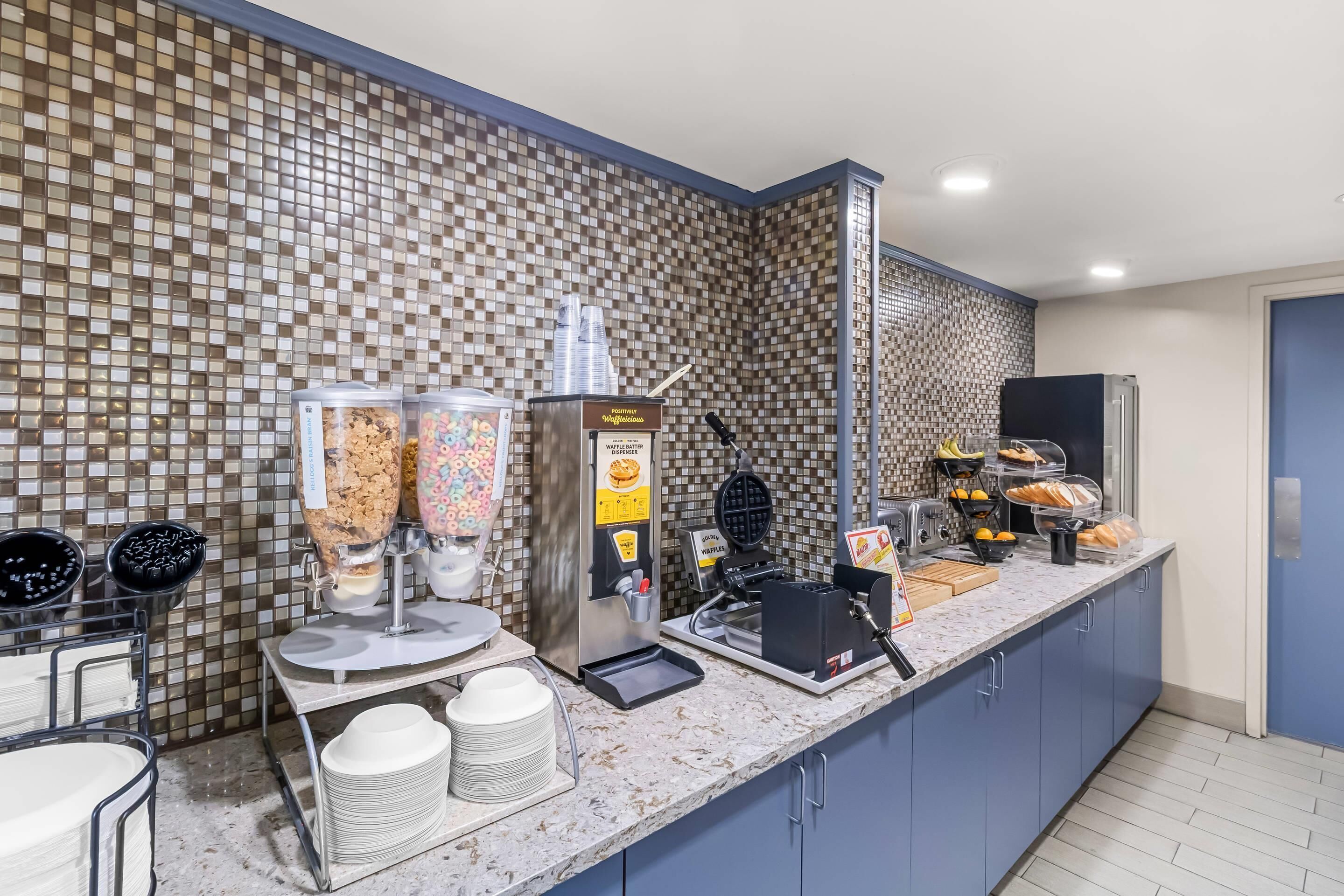 Free daily continental breakfast