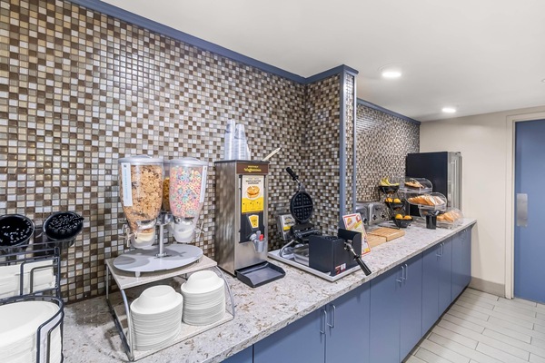 Free daily continental breakfast