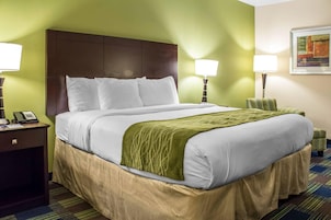 In-room safe, desk, iron/ironing board, WiFi (free)