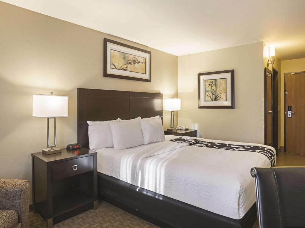 Premium bedding, pillowtop beds, desk, blackout drapes
