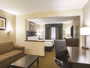 Suite, 1 King Bed | Premium bedding, pillowtop beds, desk, blackout drapes