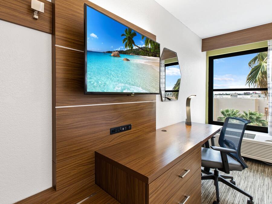 Bureau, espace de travail pour ordinateur portable