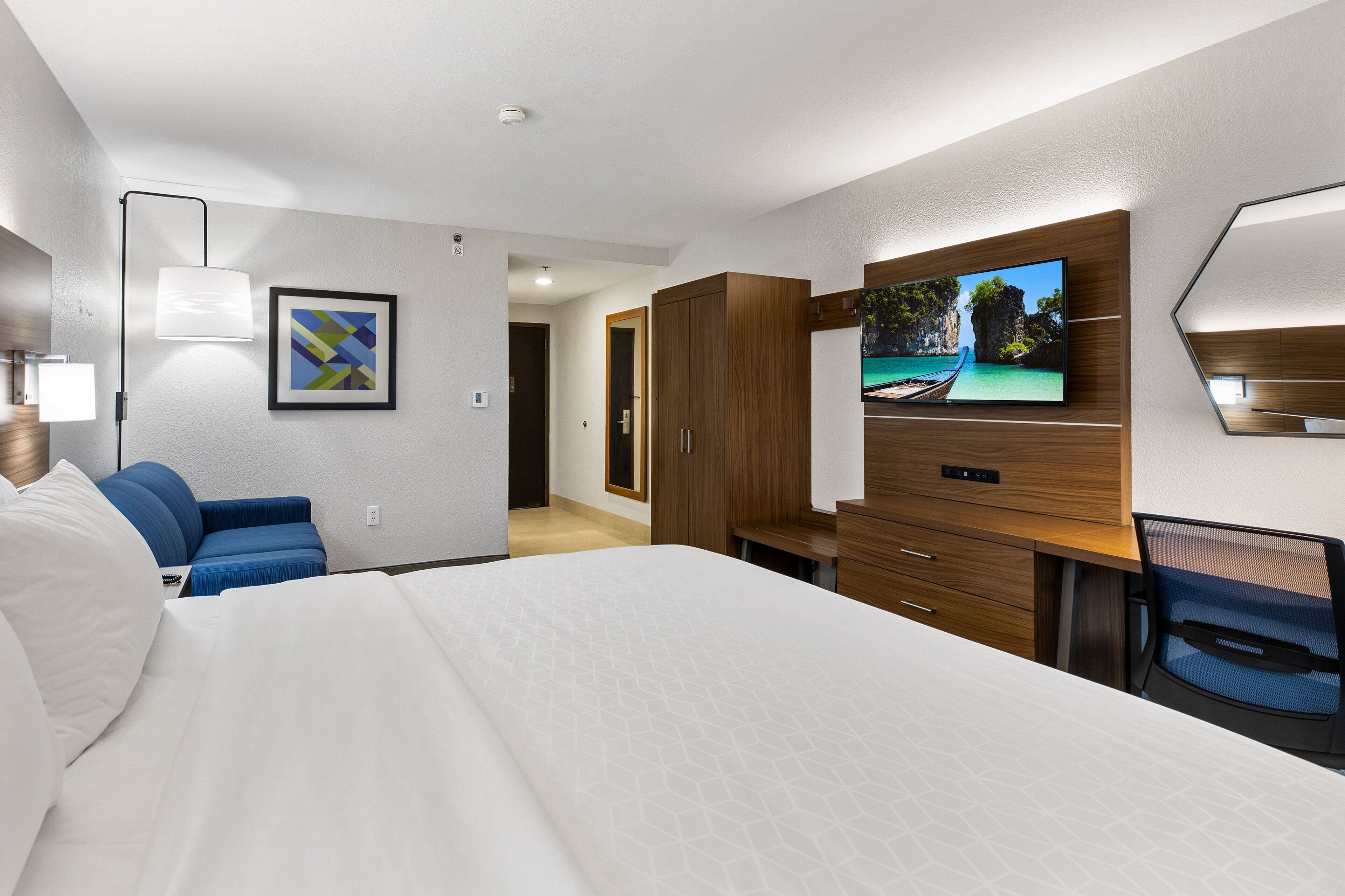 standard room, 1 king bed with sofa bed | 1 bedroom, desk, laptop workspace, iron/ironing board