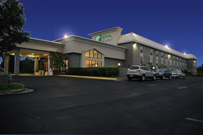 Holiday Inn Express Winchester South-Stephens City, an IHG Hotel