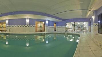 Piscine intérieure