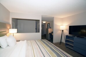 Studio Suite, 1 King Bed with Sofa bed, Non Smoking