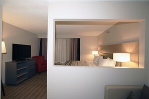 Suite estudio, 1 cama de matrimonio grande con sofá cama, no fumadores | Ropa de cama de alta calidad y decoración individual