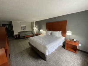 ملاءات للفراش لا تسبب الحساسية ومكتب ومساحة عمل للكمبيوتر المحمول