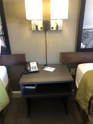 Premium bedding, in-room safe, desk, blackout drapes - Super 8 by Wyndham, Orangeburg (Orangeburg)