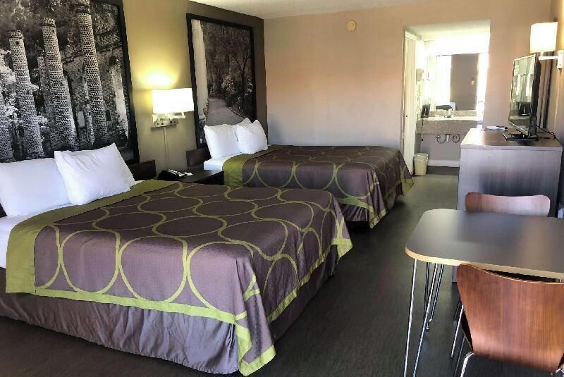 Premium bedding, in-room safe, desk, blackout drapes