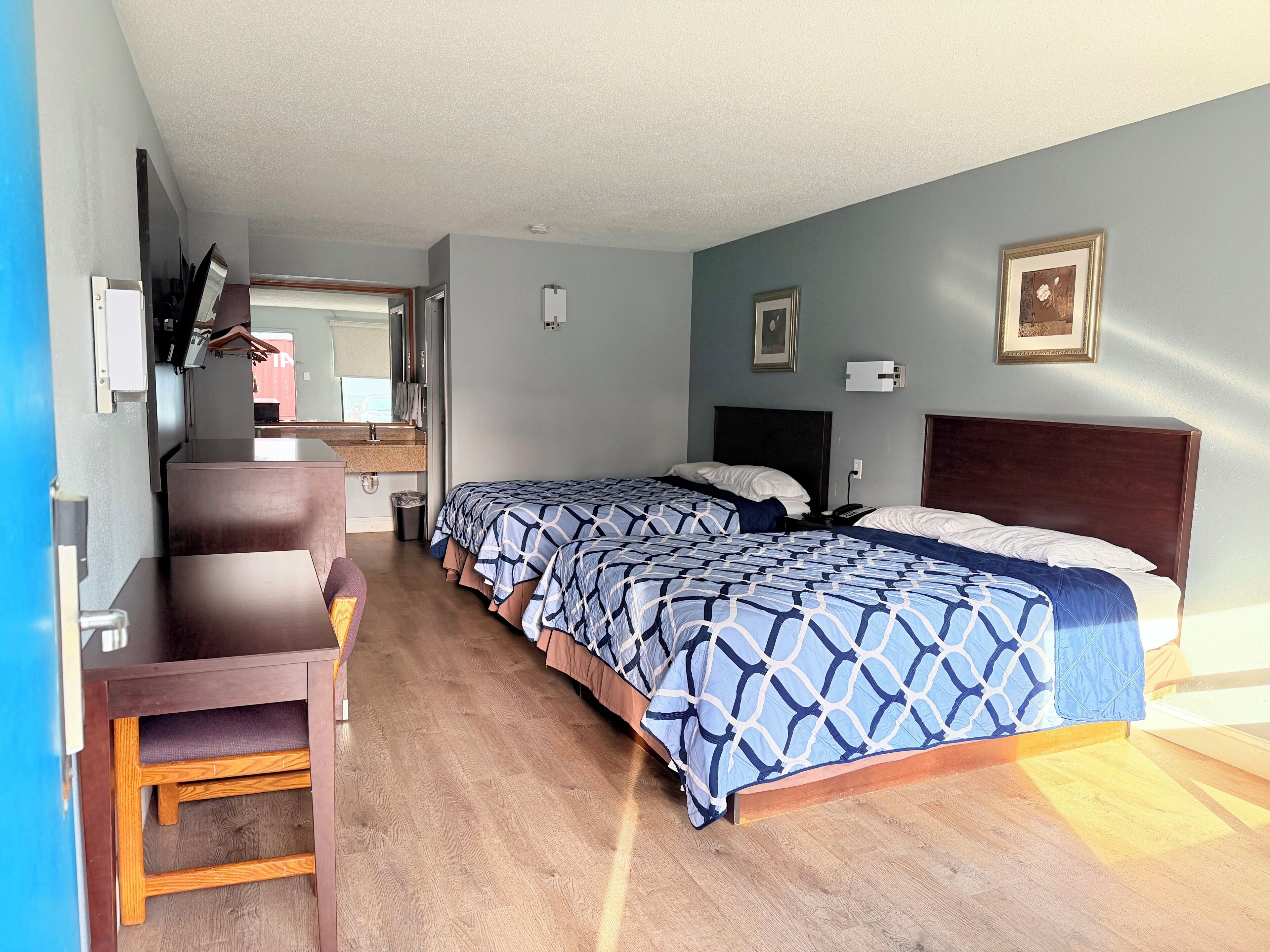 客房, 2 张大床 | 高档床上用品、羽绒被、办公桌、笔记本电脑工作区