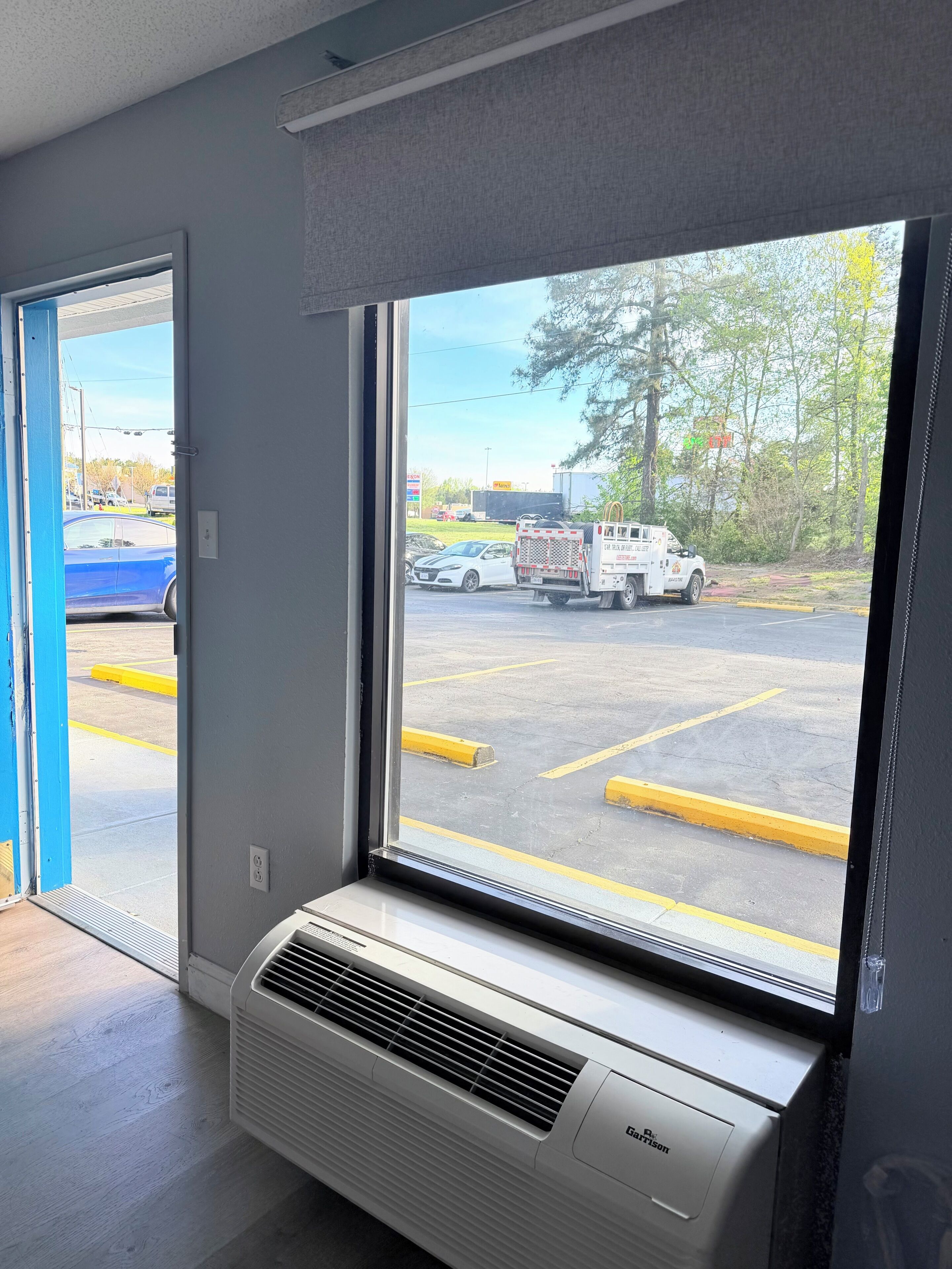 客房, 1 张特大床 | 高档床上用品、羽绒被、办公桌、笔记本电脑工作区