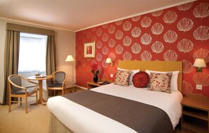 Literie de qualité, bureau, espace de travail pour ordinateurs portables