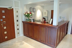 Concierge desk