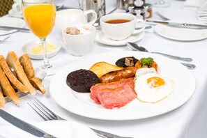 Daily English breakfast (GBP 14.95 per person)