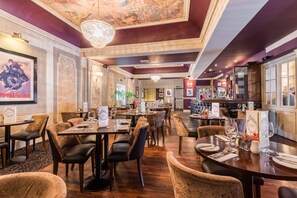 Aamiainen, lounas ja illallinen