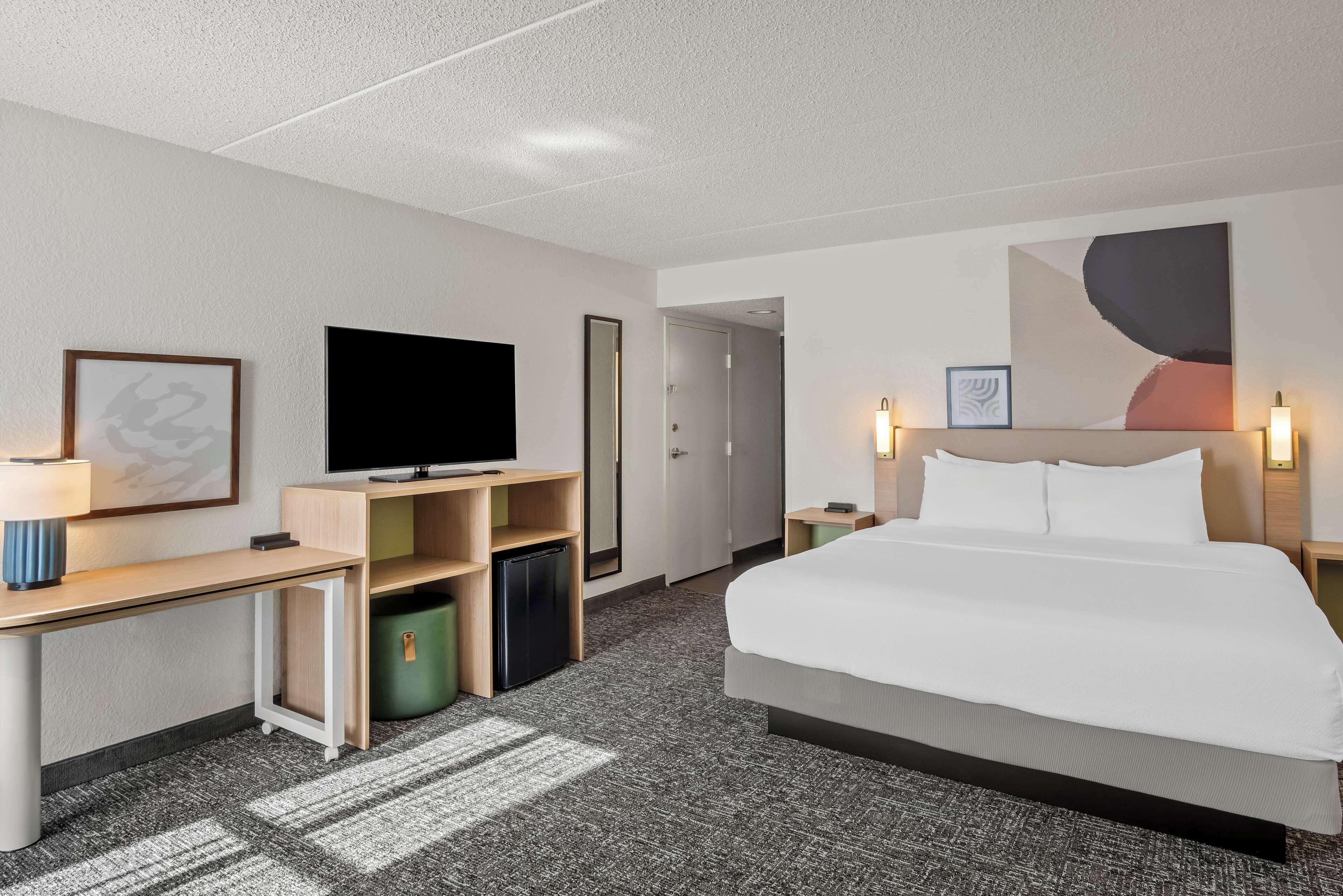 Zimmer, 1 King-Bett und Schlafsofa | 1 Schlafzimmer, Schreibtisch, Verdunkelungsvorhänge