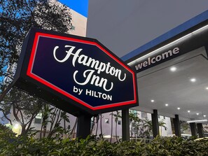 Exterior - Hampton Inn Miami-Coconut Grove/Coral Gables (Miami)