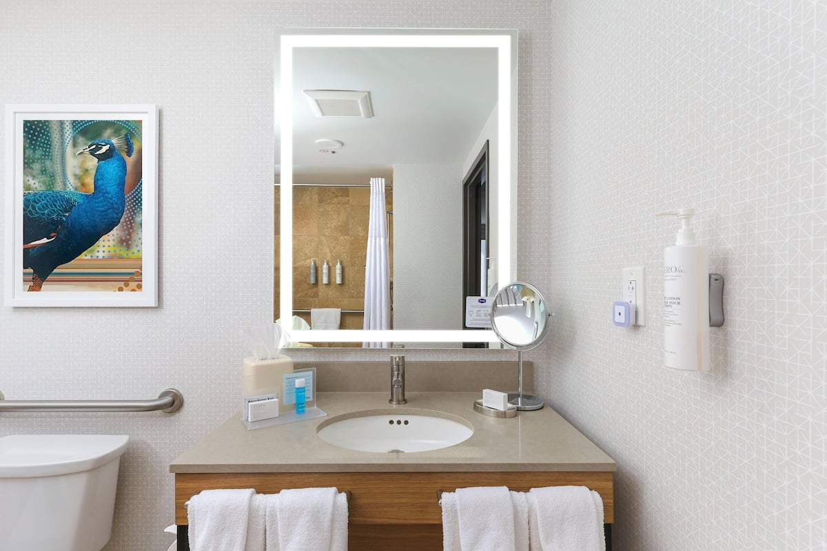 免费洗浴用品、吹风机、毛巾