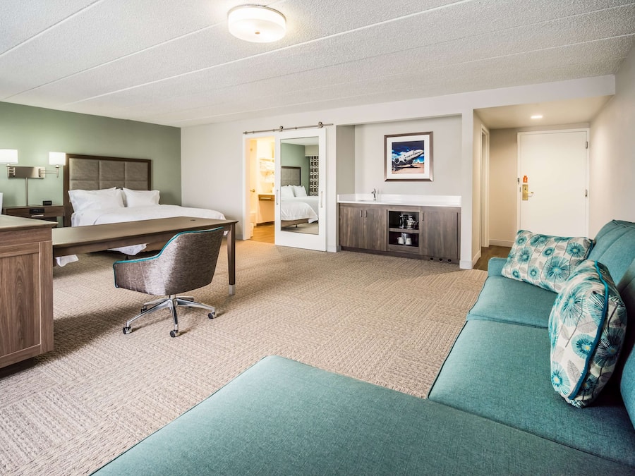 Room, Non Smoking, Refrigerator | Premium bedding, desk, laptop workspace, blackout drapes