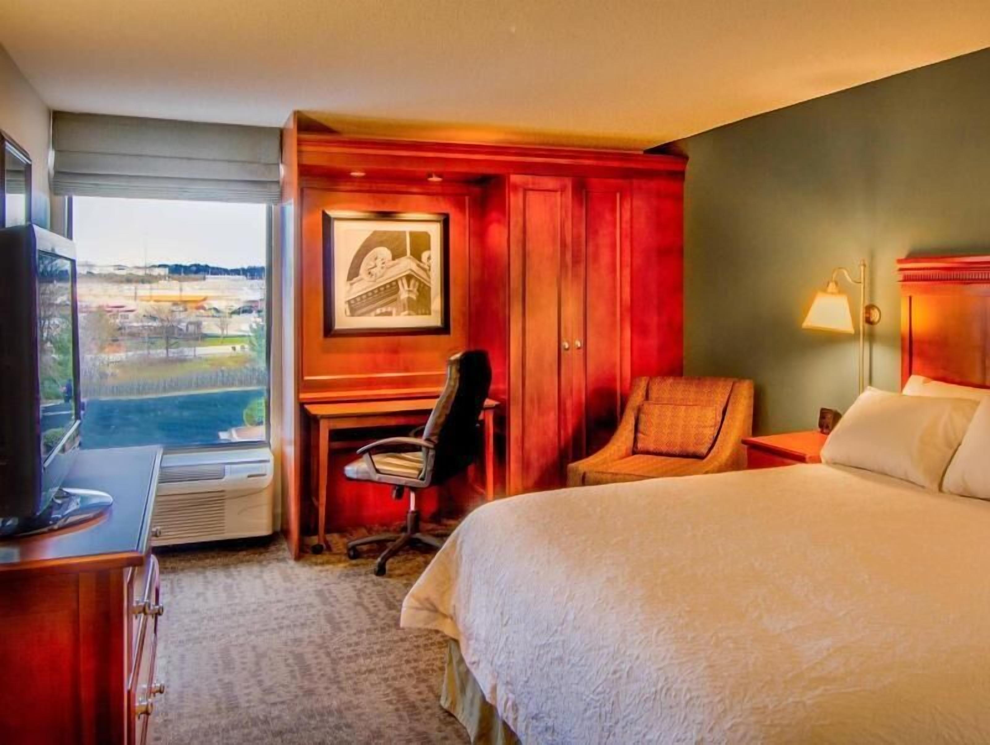 In-room safe, iron/ironing board, free cribs/infant beds, rollaway beds