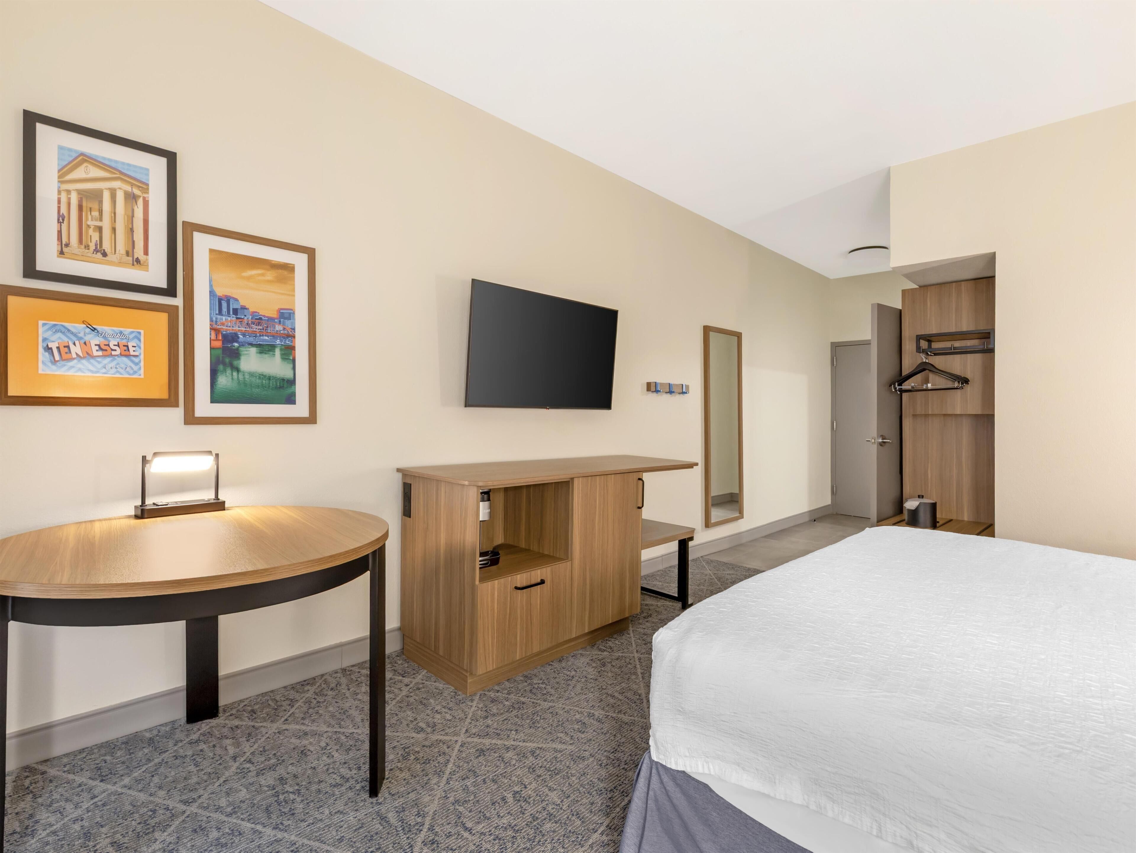 Room, 1 King Bed, Accessible, Bathtub | Premium bedding, down comforters, pillowtop beds, in-room safe