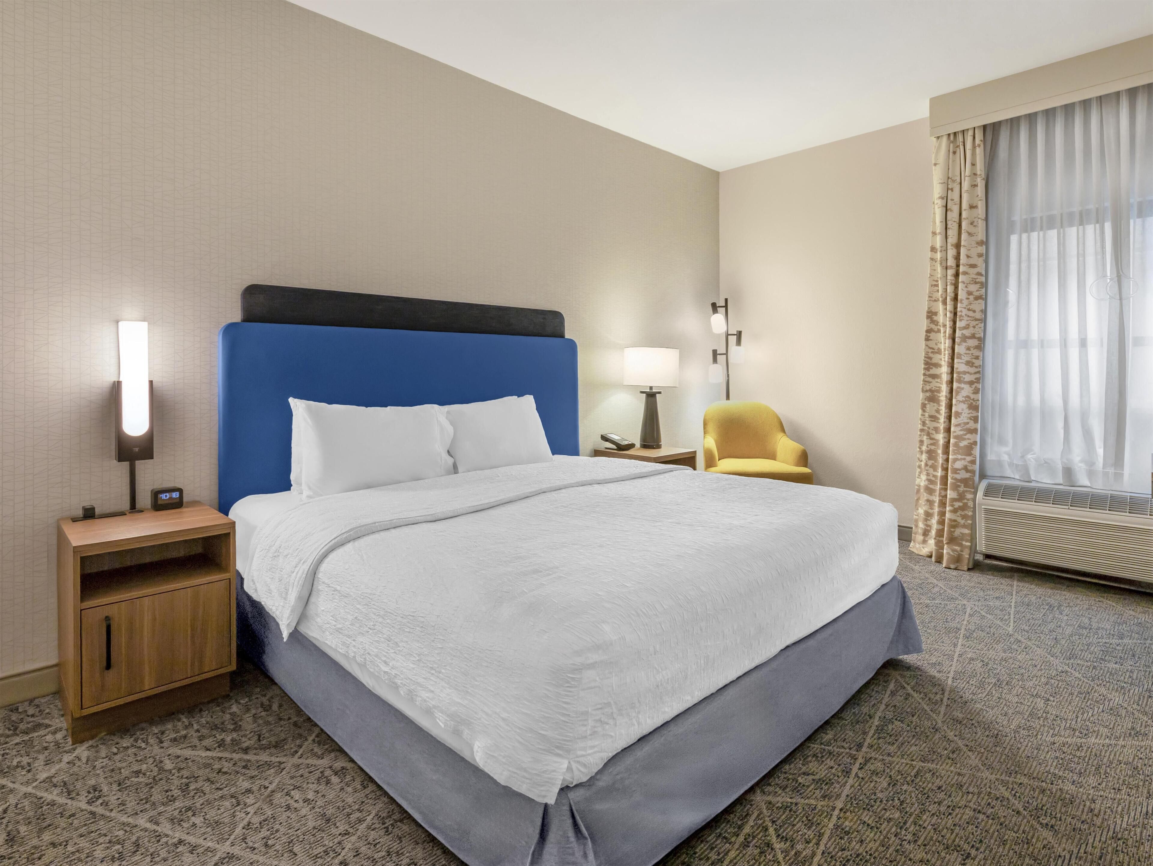 Room, 1 King Bed, Accessible (Roll-In Shower) | Premium bedding, down comforters, pillowtop beds, in-room safe
