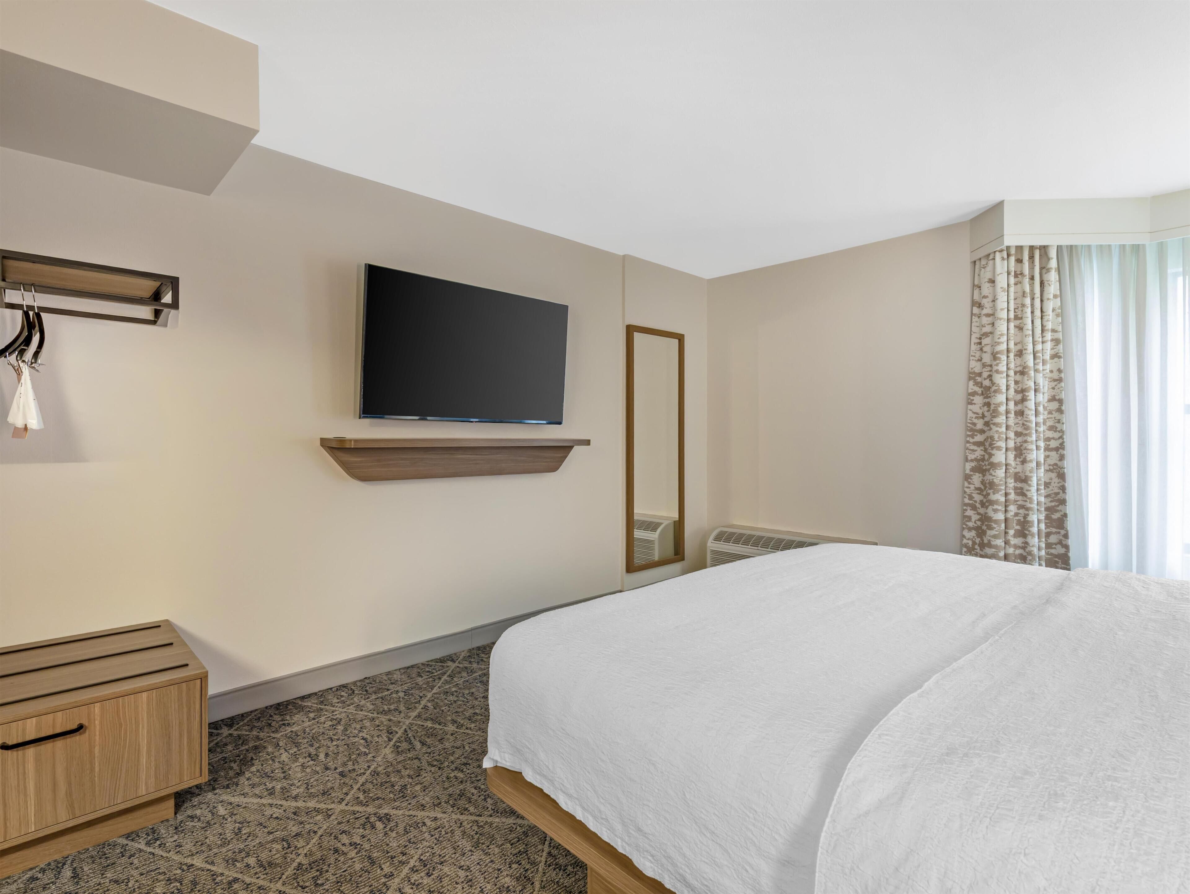 Room, 2 Queen Beds, Non Smoking | Premium bedding, down comforters, pillowtop beds, in-room safe
