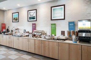 Café da manhã para viagem grátis todos os dias