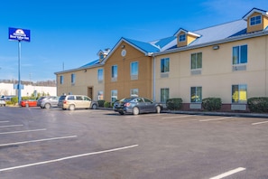 Exterior - Suburban Studios Chattanooga Northeast - Ooltewah (Chattanooga)