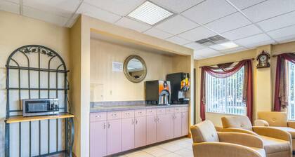 Suburban Studios Chattanooga Northeast - Ooltewah