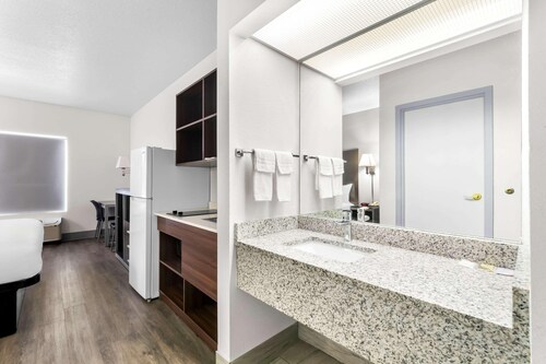 Suburban Studios Chattanooga Northeast - Ooltewah