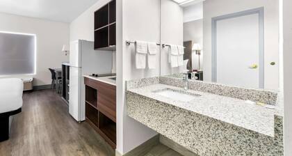 Suburban Studios Chattanooga Northeast - Ooltewah