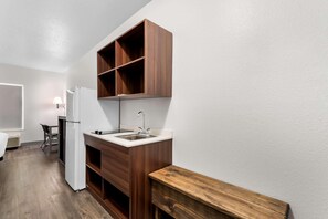 Schreibtisch, Bügeleisen/Bügelbrett, kostenloses WLAN, Bettwäsche