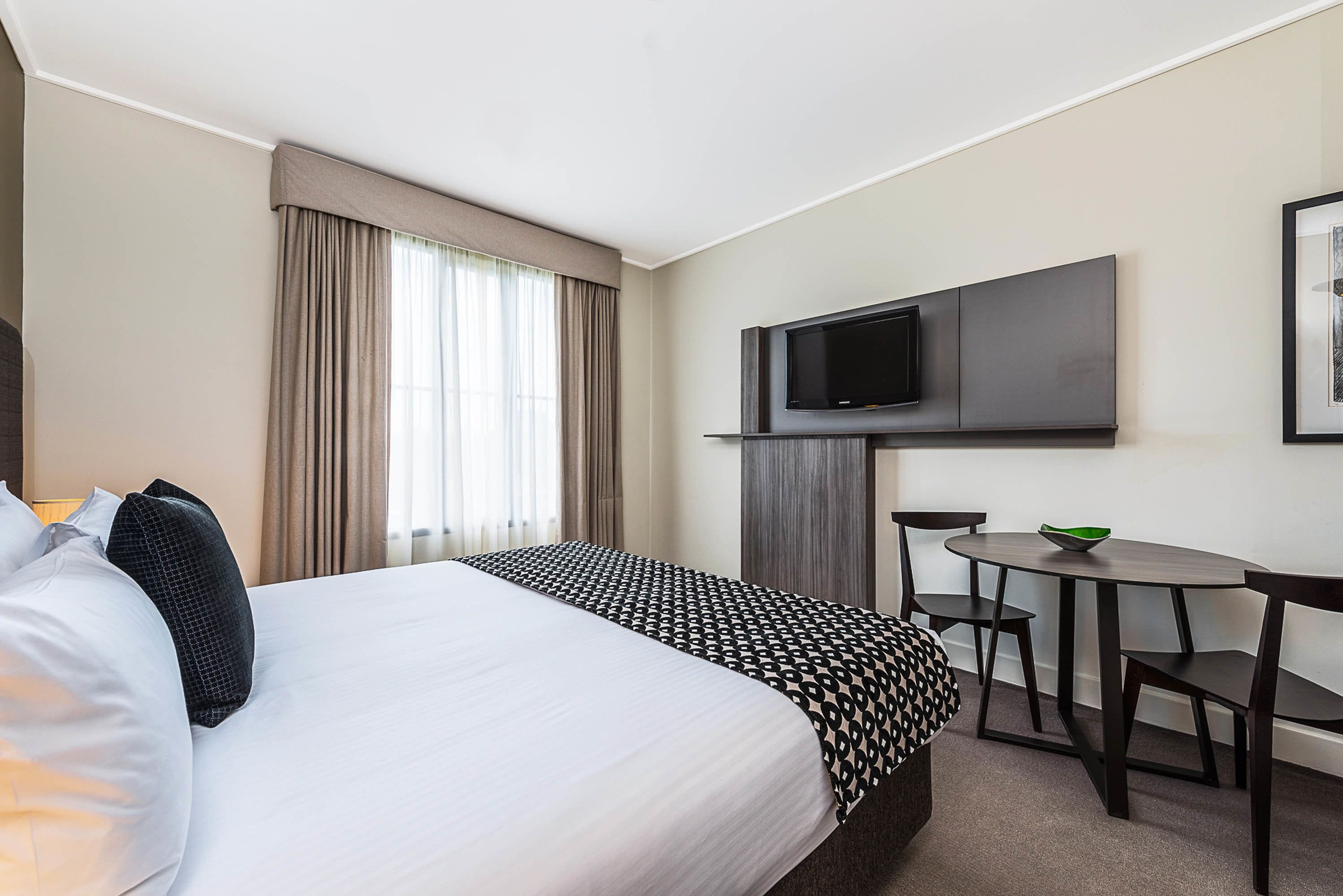 Mantra on Jolimont Melbourne — image 11