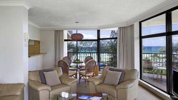 Room, 1 Bedroom | 1 bedroom, individually decorated, individually furnished