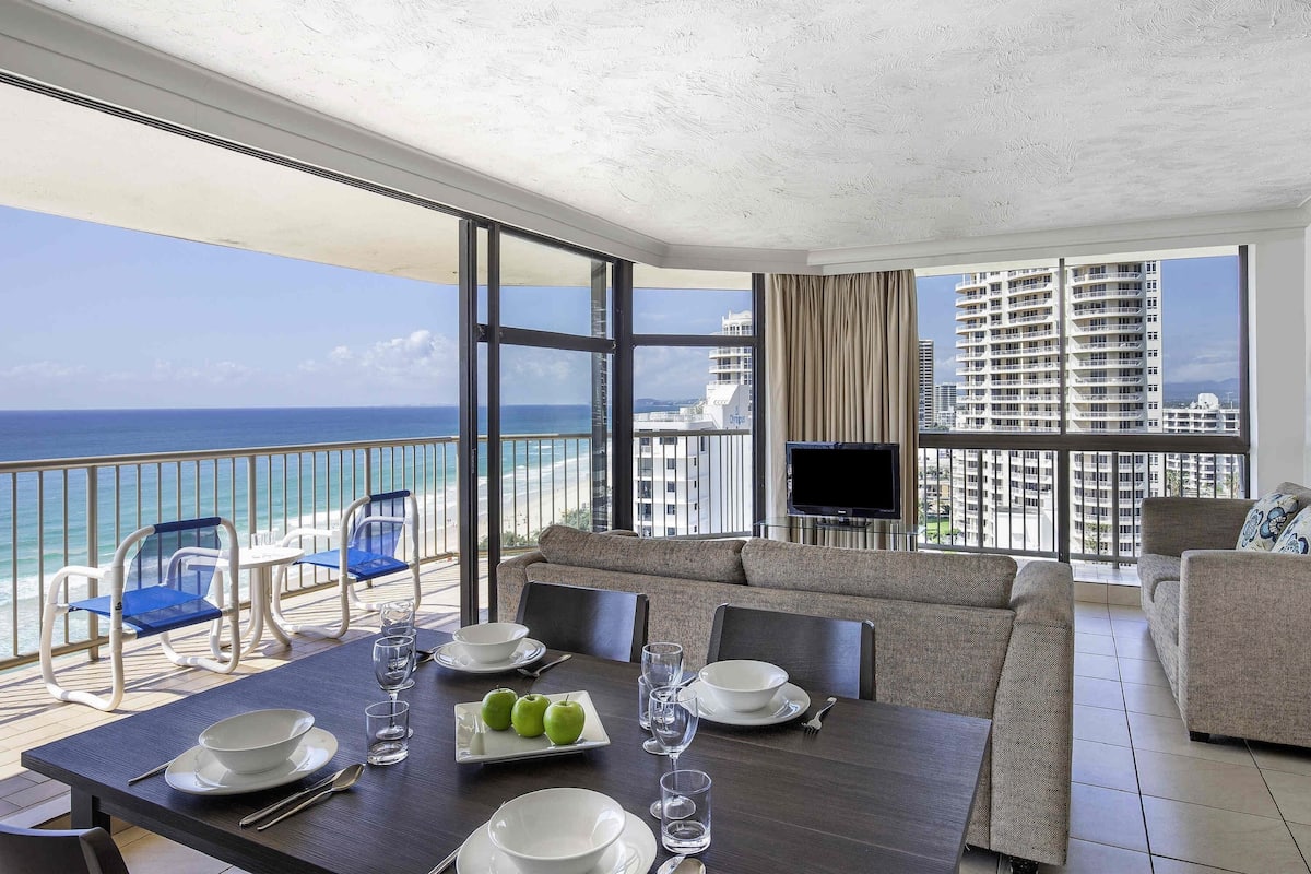 Room, 2 Bedrooms | 1 bedroom, individually decorated, individually furnished