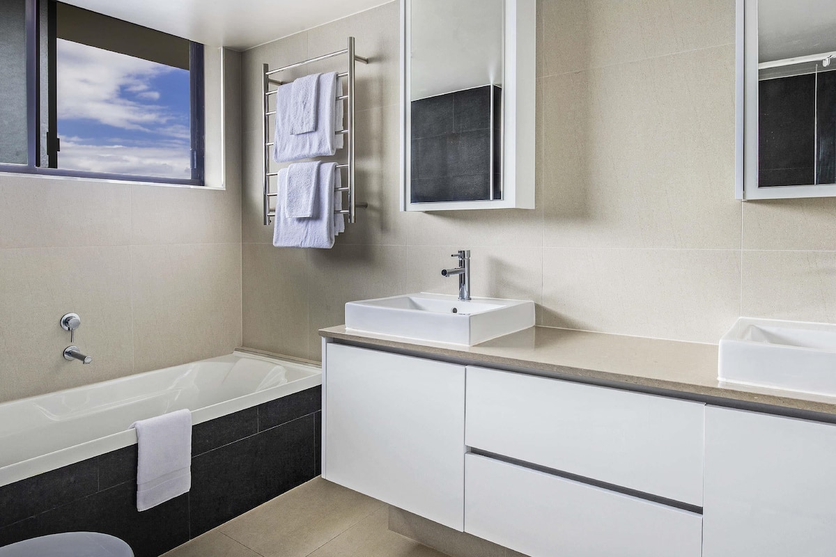 Chambre Deluxe, 2 chambres | 1 chambre, décor unique, ameublement unique, fer et planche à repasser