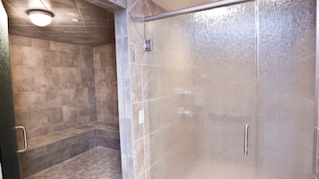 Salas de tratamiento para parejas, sauna y tina de hidromasaje