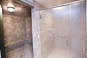 Couples treatment rooms, sauna, hot tub, steam room, body treatments - Lake Lawn Resort (Delavan)